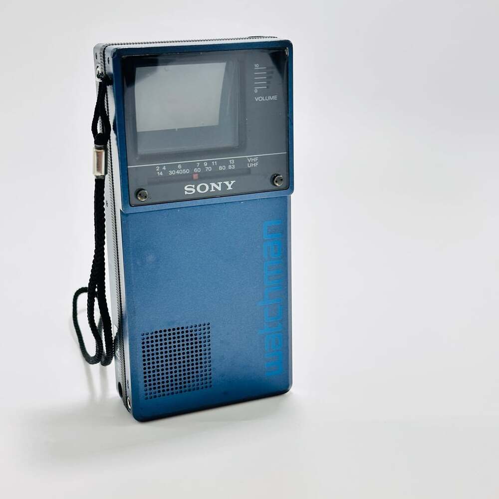 Vintage Sony Watchman FD-20A Portable TV with Case